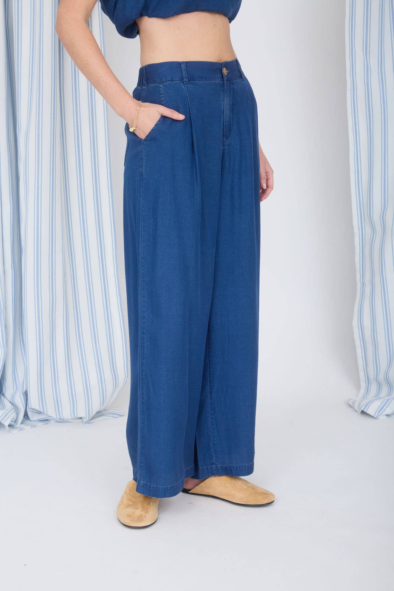 Chambray pintuck wide leg pants