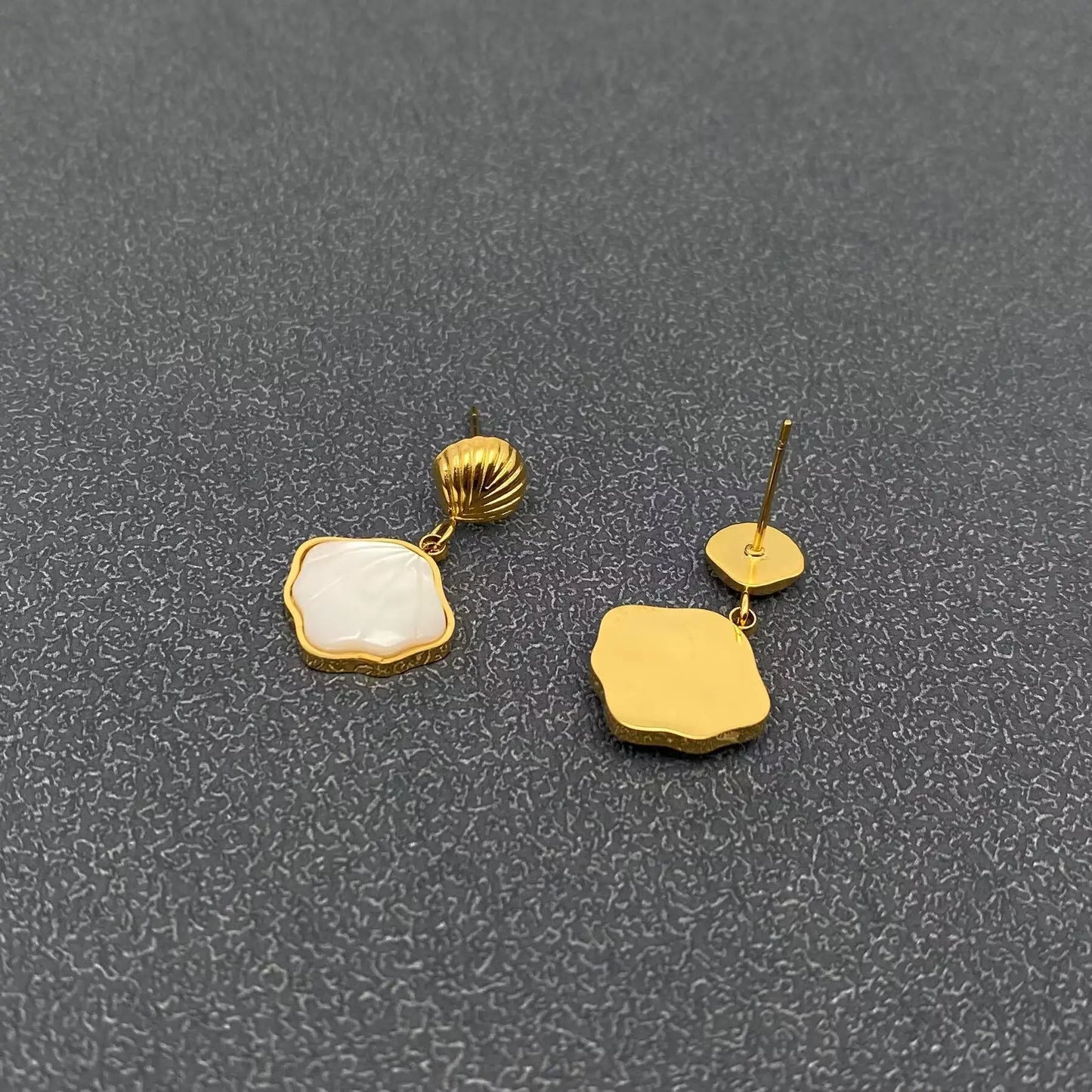 Inlay Shell Charm 18K golden Earrings Mio Queena